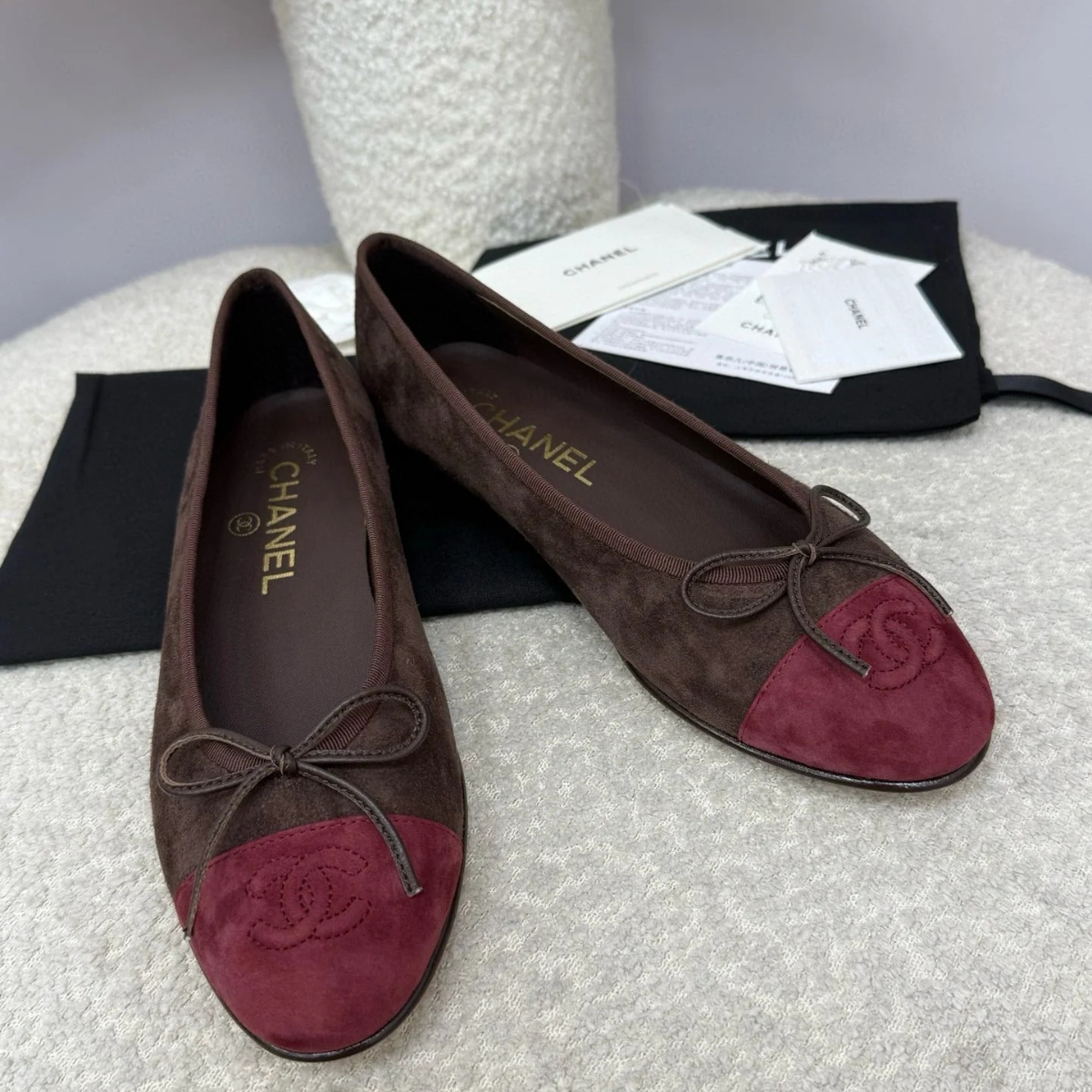 CHANEL 25A BALLET FLATS DARK RED CHOCOLATE SUEDE