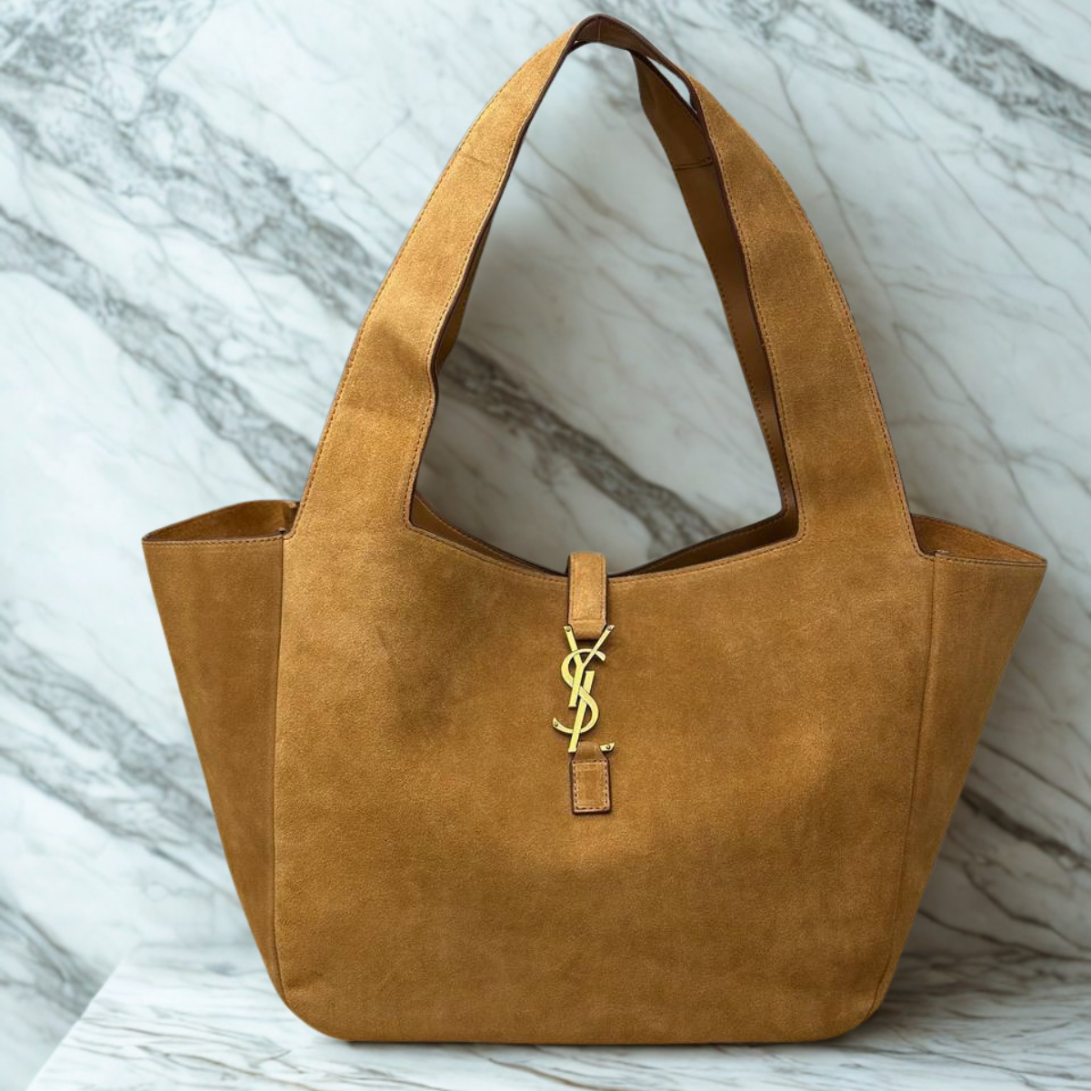 LE 5 À 7 BEA IN SUEDE BY YVES SAINT LAURENT