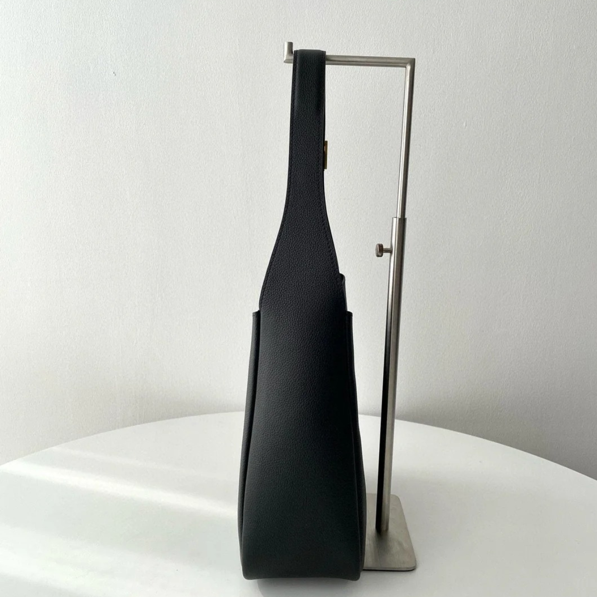 YVES SAINT LAURENT LE 5 À 7 BEA – BAG IN FINEST GRAINED LEATHER