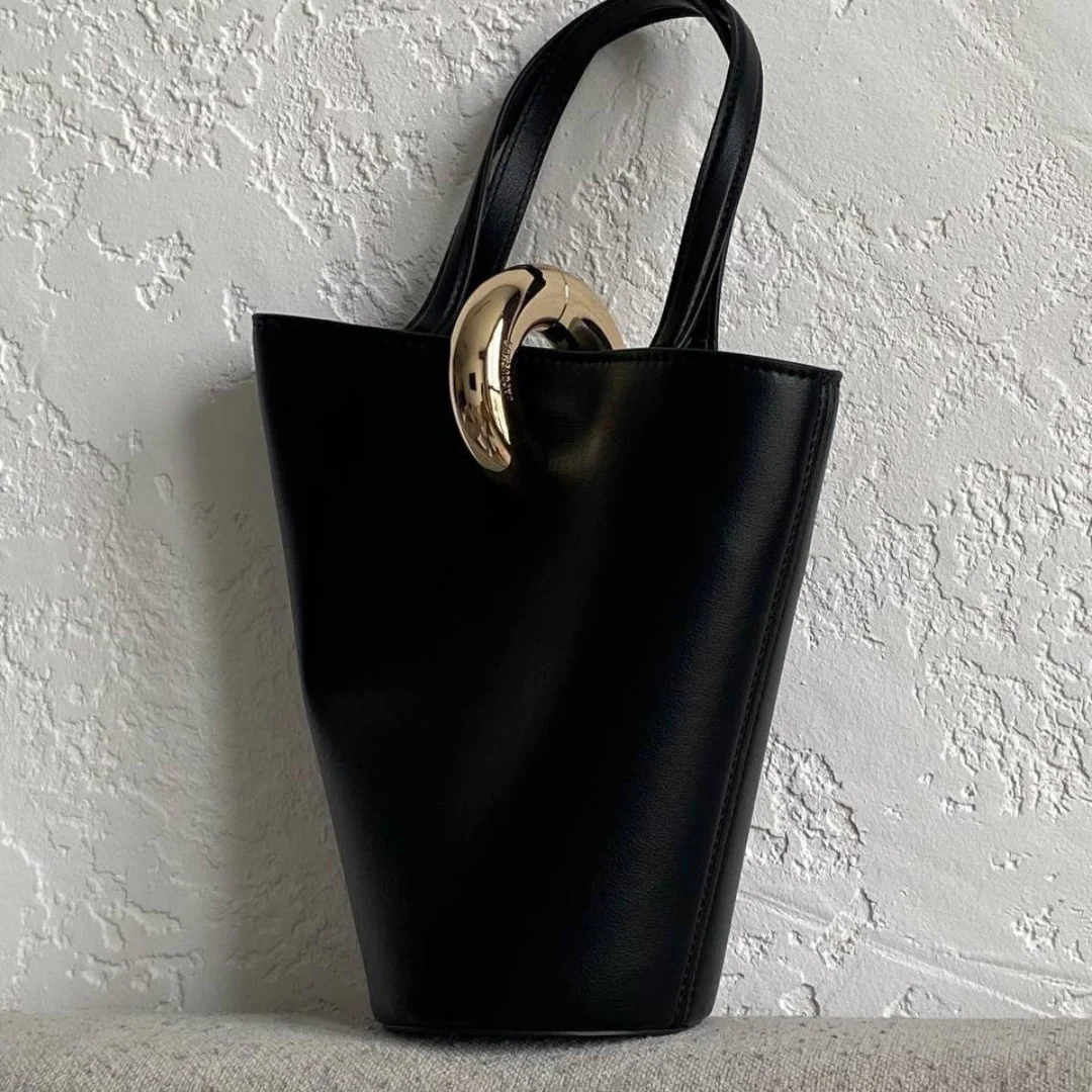 JACQUEMUS LE PETIT BAMBOLA LEATHER TOTE